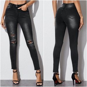 ROBIN Distressed faded Skinny Jeans